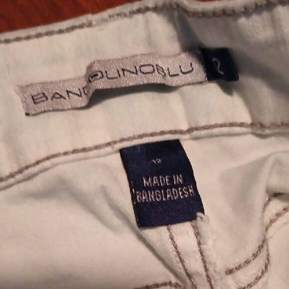 Bandolino Light Blue Jeans - Picture 2 of 5